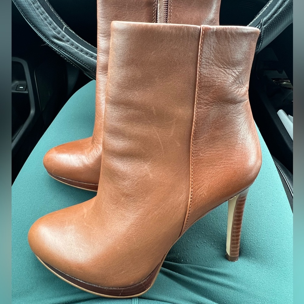Nine West Quanette Leather Heeled Boots